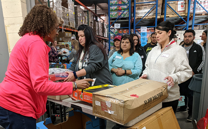 AdelFiCares_GivingChildrenHope_690x430